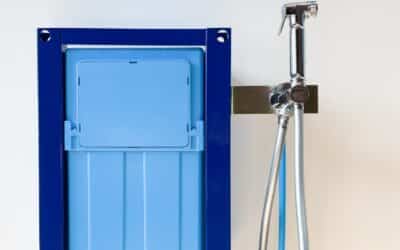 QUELLE SOLUTION POUR RELIER UNE DOUCHETTE SUR WC SUSPENDU ?
